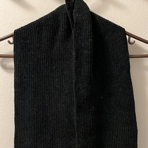 SALE!!! NWOT BLACK SOFT SCARF 🔥🔥🔥 5/25!!!! - Picture 2 of 6